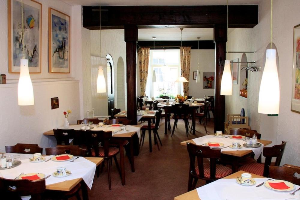 Hotel Zum Roemer ユーバーリンゲン エクステリア 写真